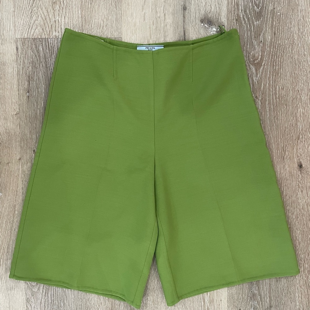PRADA‎ 100% Virgin Wool Green Knee Length Bermuda High Waisted Shorts